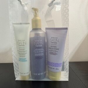 Mary Kay Satin Hands Pampering Set - Citrus Lilac